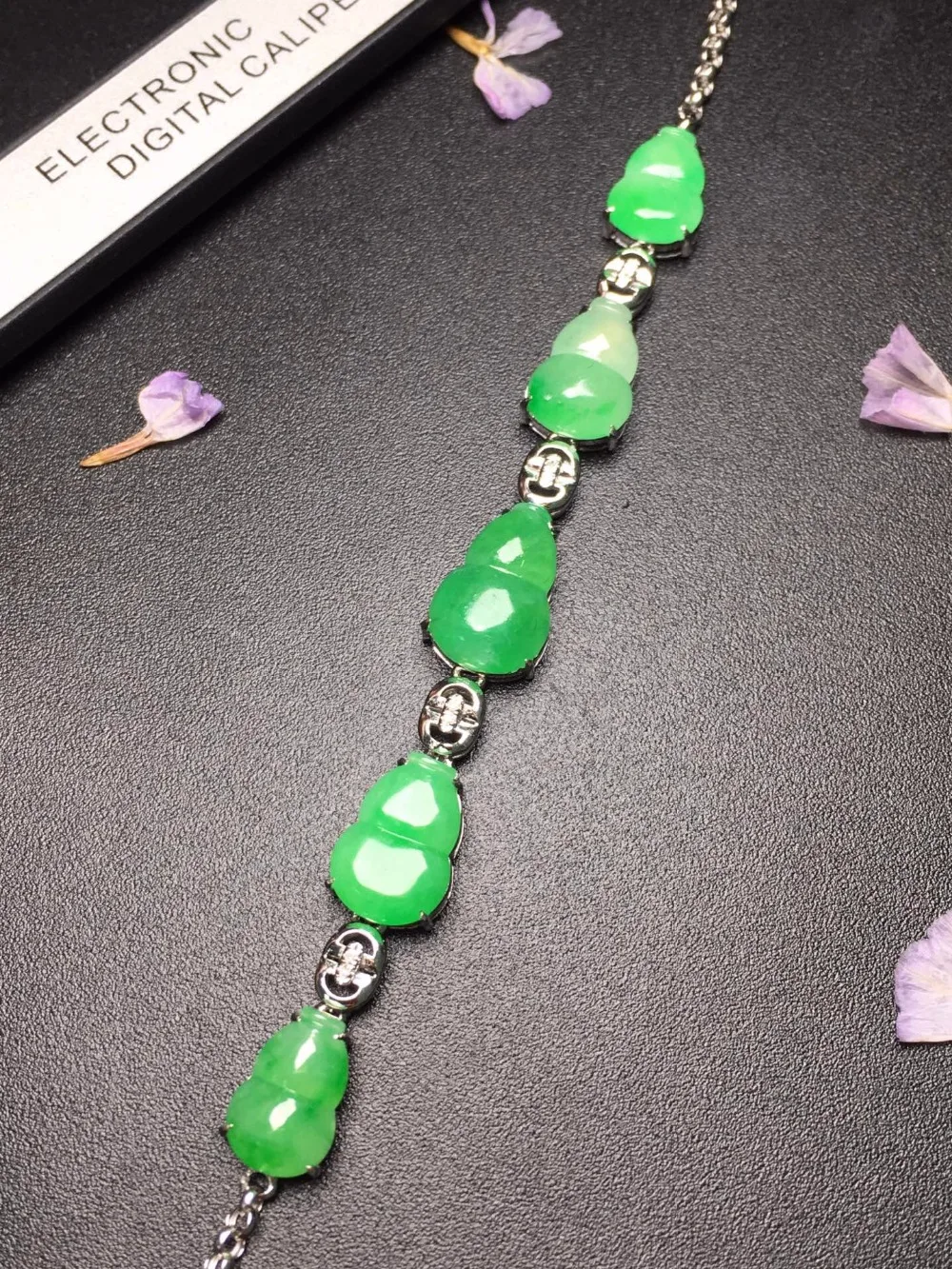 

505 Real Pure 18 K White Gold AU750 Myanmer Origin Natural Burmes Green Jade Gemstone Female Bracelets for Women Fine Bracelets