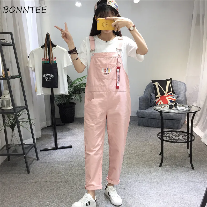 

Jumpsuits Women Candy Color Cartoon Embroidery Harajuku Pocket Womens Loose BF Girl Kawaii Strap Jumpsuit Students Leisure Sweet