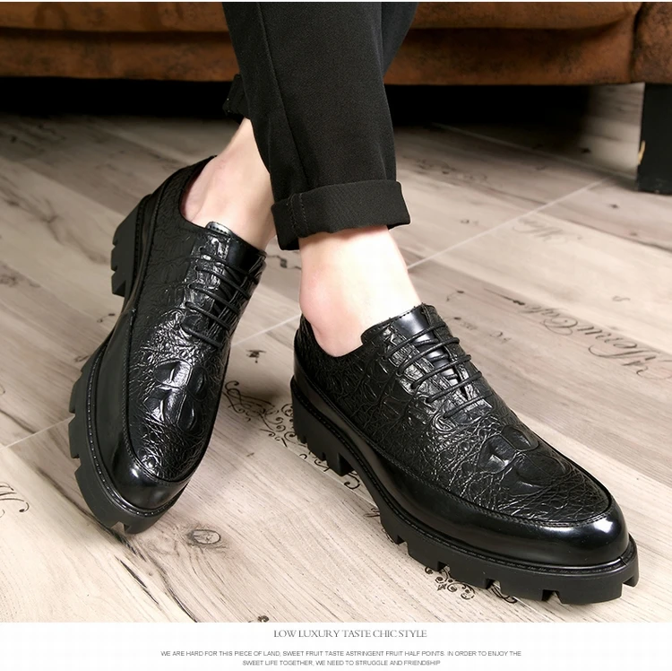 Мужские модельные туфли с толстой подошвой; мужские трендовые туфли из крокодиловой кожи золотистого цвета; мужские деловые свадебные туфли для увеличения роста