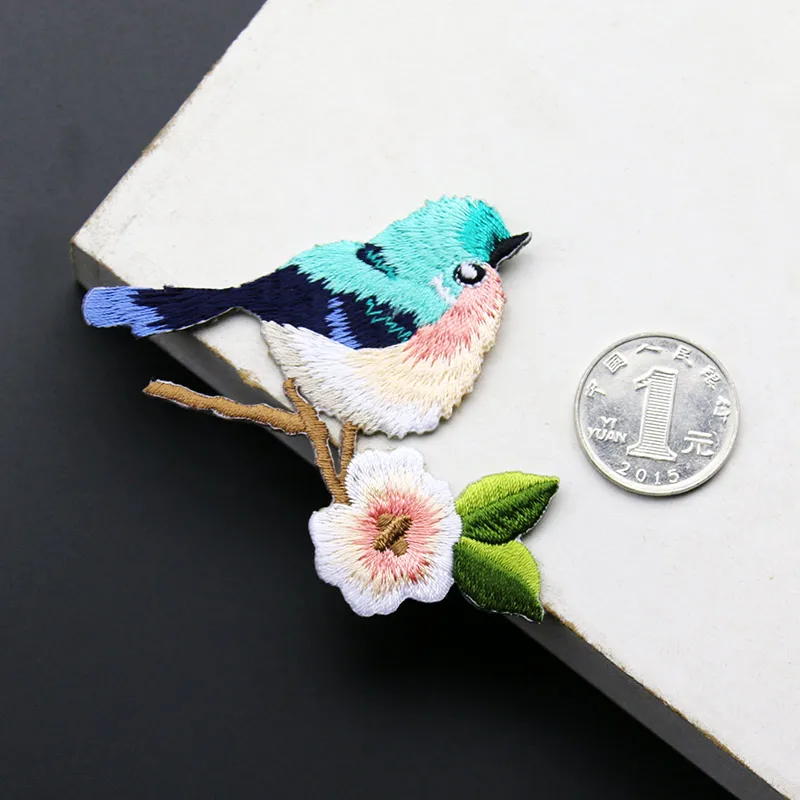 Эй Yonniex 1 пара милые железные нашивки вышитая птица с цветком нашивка для одежды DIY тканевые нашивки клеевые наклейки