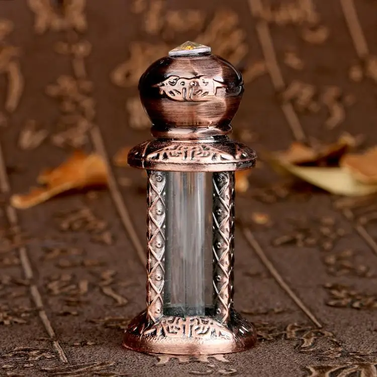 

4ML Glass&Metal Antiqued Style Retro Bronze Hollow Flower Engraved Refillable Empty Perfume Container Home Decoration Bottle