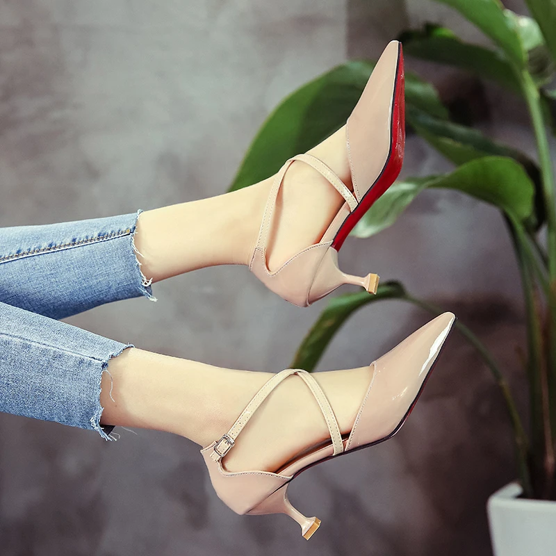 

Crelumen2019 New Women Summer Cross-tied Sandals Fashion Casual Pointed Toes Shoes Bandage Sandals Plus Size Sexy Lady Shoes