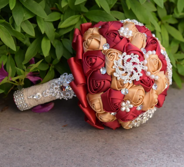 Лидер продаж брошь с кристаллами, украшенная атласная роза ручной работы, свадебные букеты, цветы, подружки невесты, ручной работы, букет на