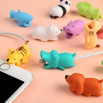 DIHFXX 1PCS Cute Animal Data Cable Protector Travel Accessories USB Charging Line Protector Fashion luggage Tag Drop Shipping 1