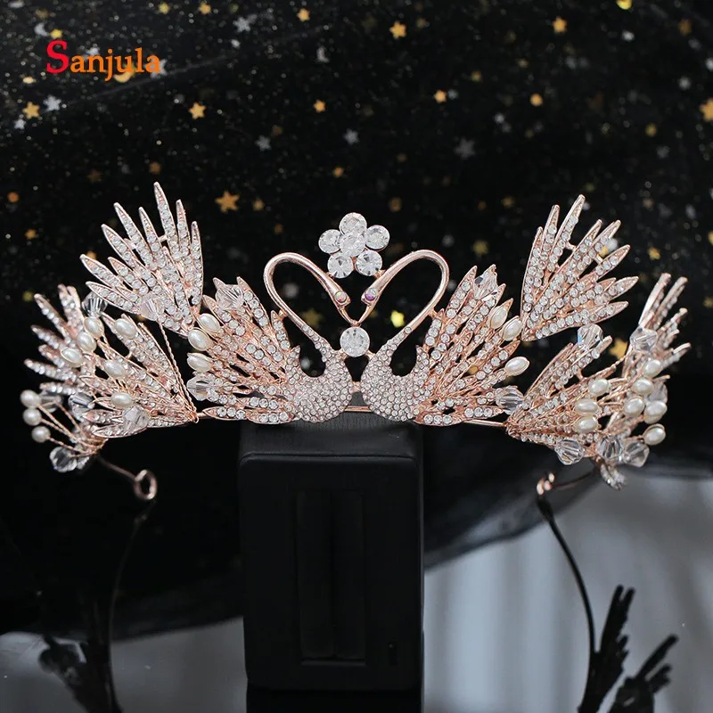 

Gold/Sliver Queen Crown 2019 Fashion Design Swans Shiny Beaded Wedding Hair Jewelry Pearls Girls Engagement Party Headwear H319