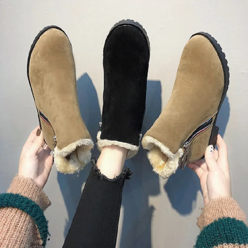 

Snow boots female 2019 new winter tide plus velvet thick thick with non-slip short tube versatile cotton shoes Martin boots
