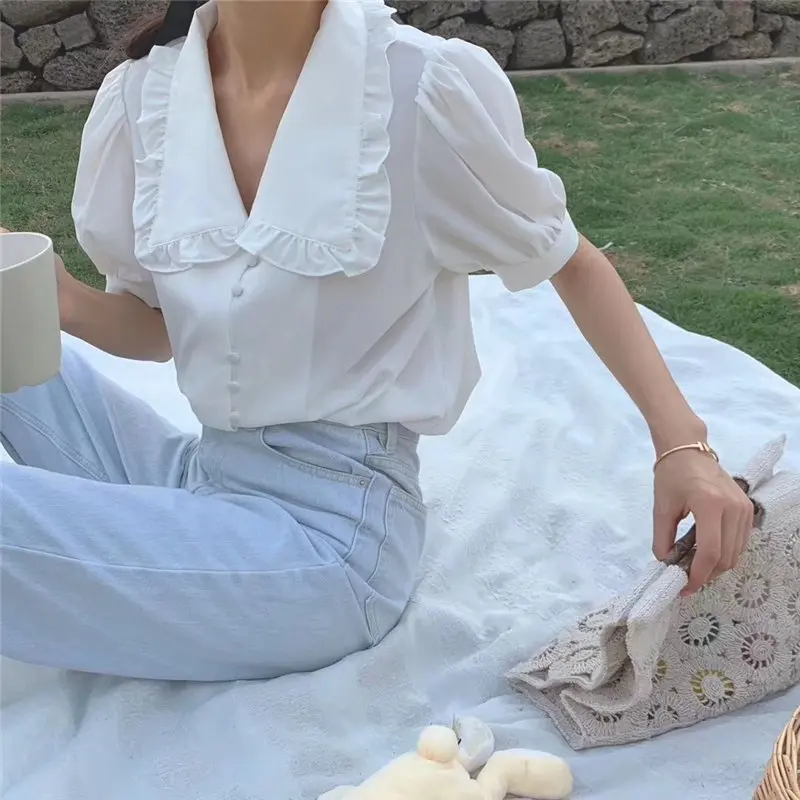 الغريبة كيتي 2019 الربيع الكشكشة الحلو كسول نمط الدانتيل يصل الصلبة بسيطة الطازجة شحن عارضة فضفاضة أنيقة الخامس الرقبة الأسود الإناث قميص