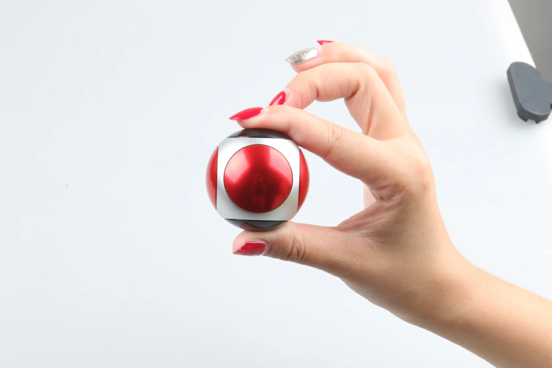 

New style fret high quality football micro twist funny toy stress plates bone marrowMultifunctional rotating football gyroscope