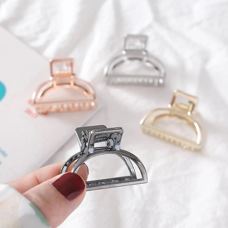 

NEW Simple Plated Gold Hair Claws Women Fashion Hair Clips Sector Alloy Hairpins Geometric Hair Accessories For Girls Headdress