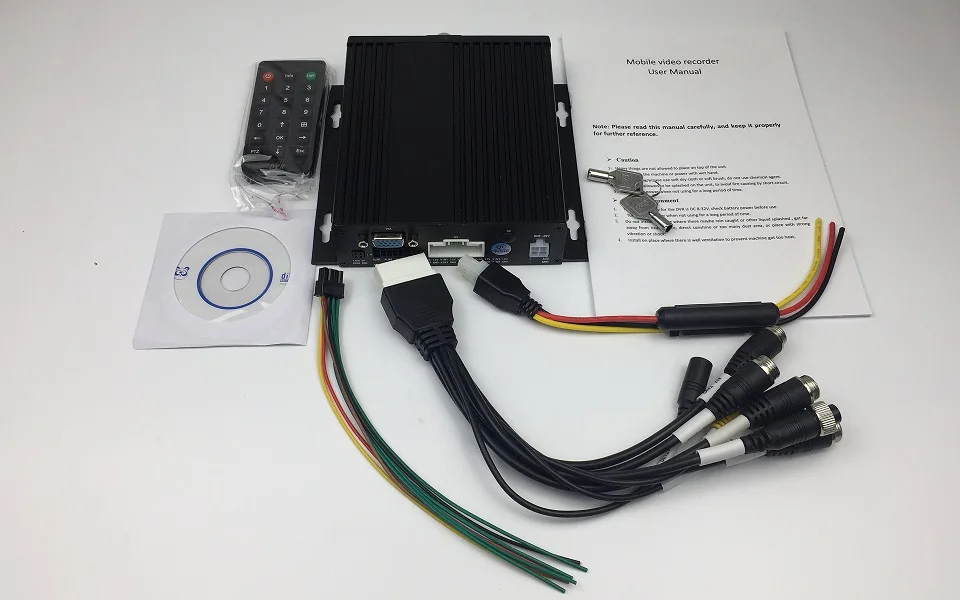 Автомобильный мобильный автомобильный видеорегистратор 4CH аналоговый видео аудио вход анти-сейсмическая поддержка 128G SDCard DC 8-36V 4 Pin авиация