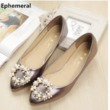 Женские повседневные туфли-лодочки балетки на мягкой подошве из микрофибры с острым носком; цвет золотой, серебряный; слипоны с острым носком и стразами; большие размеры 43