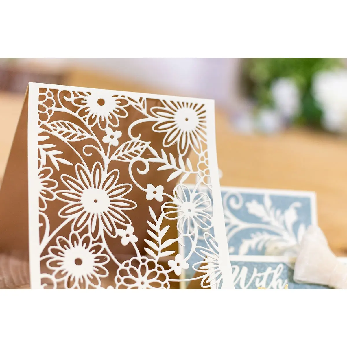 

Bloom Flower Cover-up Frame Metal Cutting Dies Stencils for DIY Scrapbooking Photo Album Decorative Embossing Paper Crafts Die