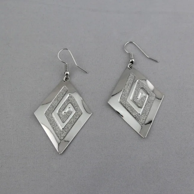 

E1005 Hot fashion exquisite frosted earrings 6PAIR/LOT