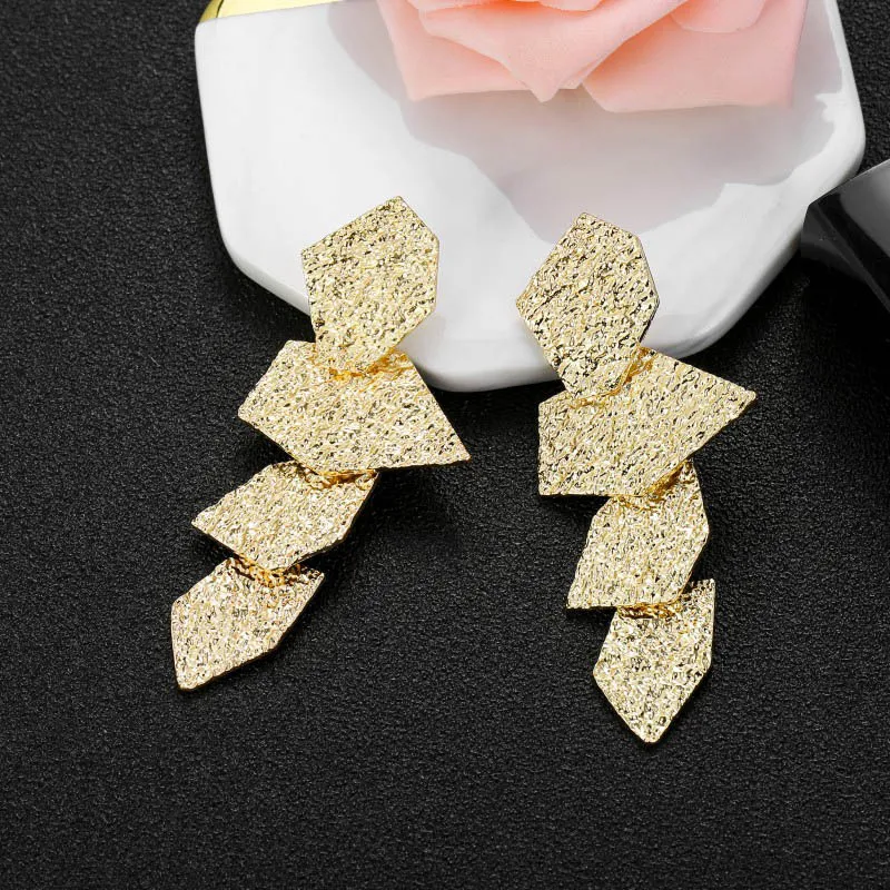 

Vintage Earrings For Women Charm Metal Geometric Statement Earrings 2019 Fashion Jewelry Accessories Party Gift Color Gold Silve