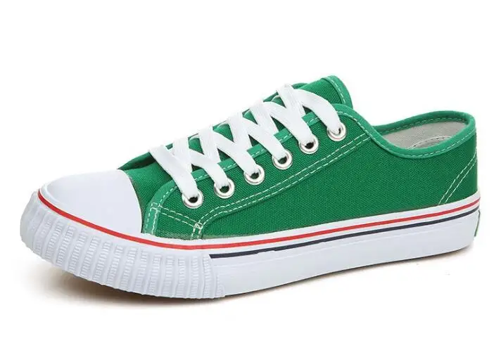 Кроссовки унисекс для влюбленных; цвет черный, белый, красный, зеленый; Мужская парусиновая обувь; модная повседневная обувь на плоской подошве для мальчиков и студентов; дышащие VV-7070 - Цвет: Зеленый