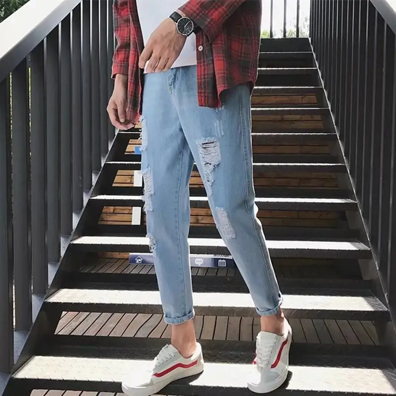 Jeans male 9-point pants beggar hole seven-point pants Male Korean version tide slimming trend hundred short shorts loose Jeans male 9-point pants beggar hole seven-point pants Male Korean version tide slimming trend hundred short shorts loose