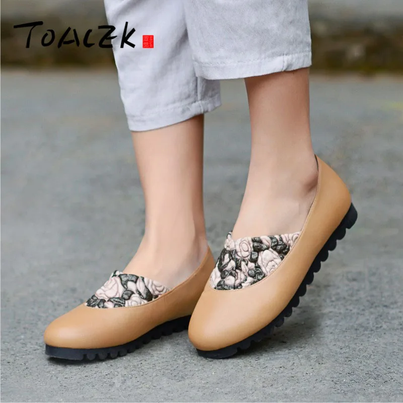 

Hand-made leather women's shoes flat comfortable soft sole uppers four seasons shoes