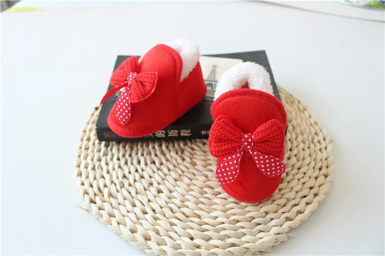 Ботинки для новорожденных девочек с бантом и мягкой подошвой; теплые ботинки для новорожденных; цвет розовый, красный; 0-18 месяцев