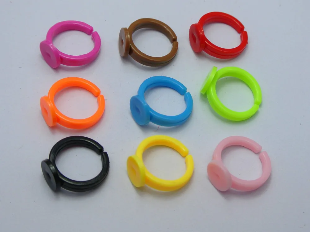 100 Mixed Color Plastic Adjustable Kids Ring Blank Findings GLUE ON Base  9mm Pad