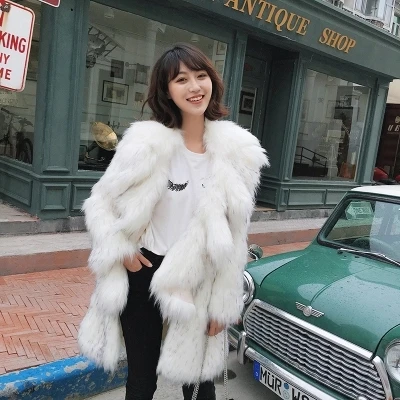 

New Style High-end Fashion Women Faux Fur Coat 17C23