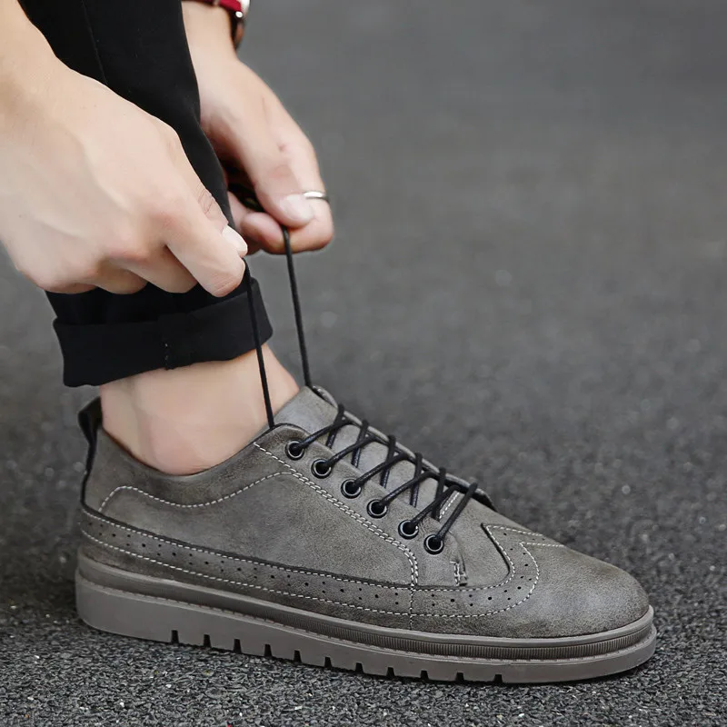 Британская мужская уличная спортивная обувь; дышащие осенние мужские кроссовки; удобная обувь на плоской подошве; светильник; обувь для бега; Hombre; обувь - Цвет: Grey