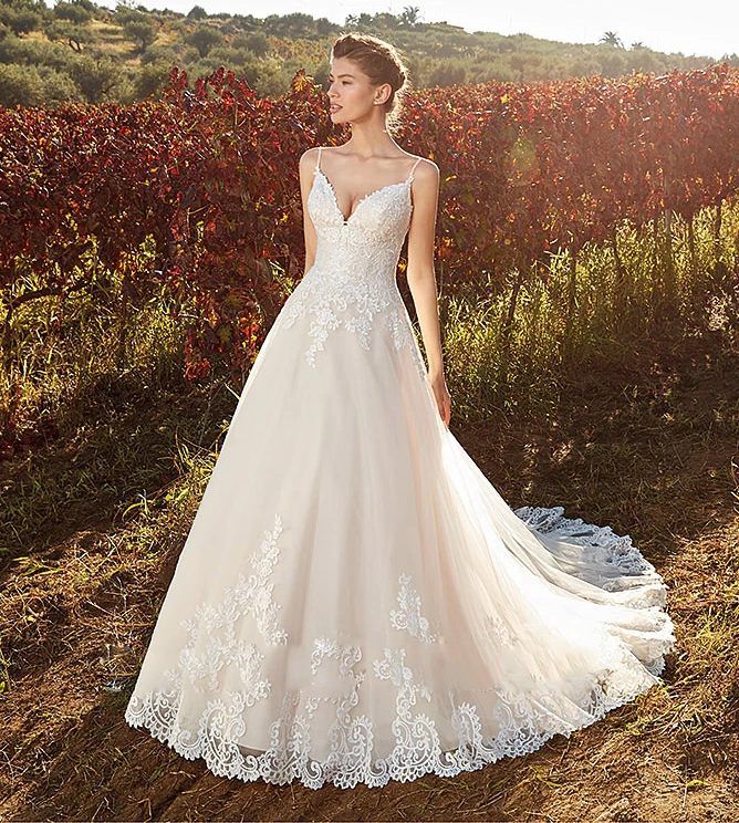 

Romantic Princess Wedding Dress Backless Spaghetti Straps Sweetheart Tulle Bridal Gown With Lace Appliques New Arrival