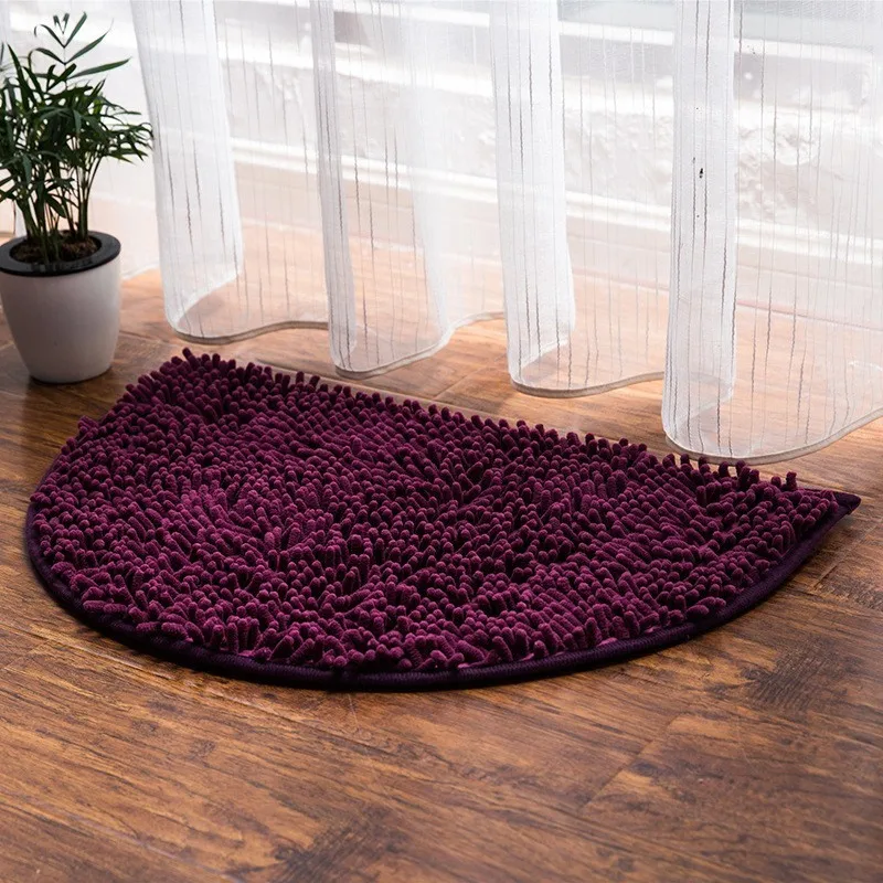 

Chenille enters the door and puts his on the mat. Bathroom, bedroom, non-slip pad