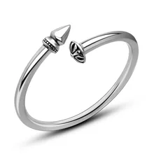 Fashion jewelry bracelet,
Vintage cross nails shaped steel titanium bracelet.
Titanium steel accessories bangles
