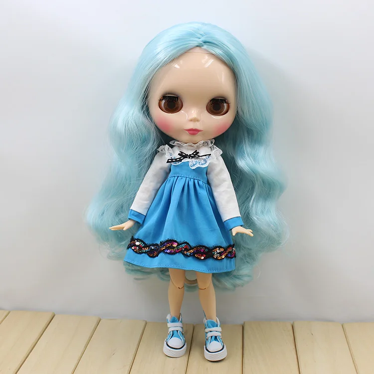 doll blue