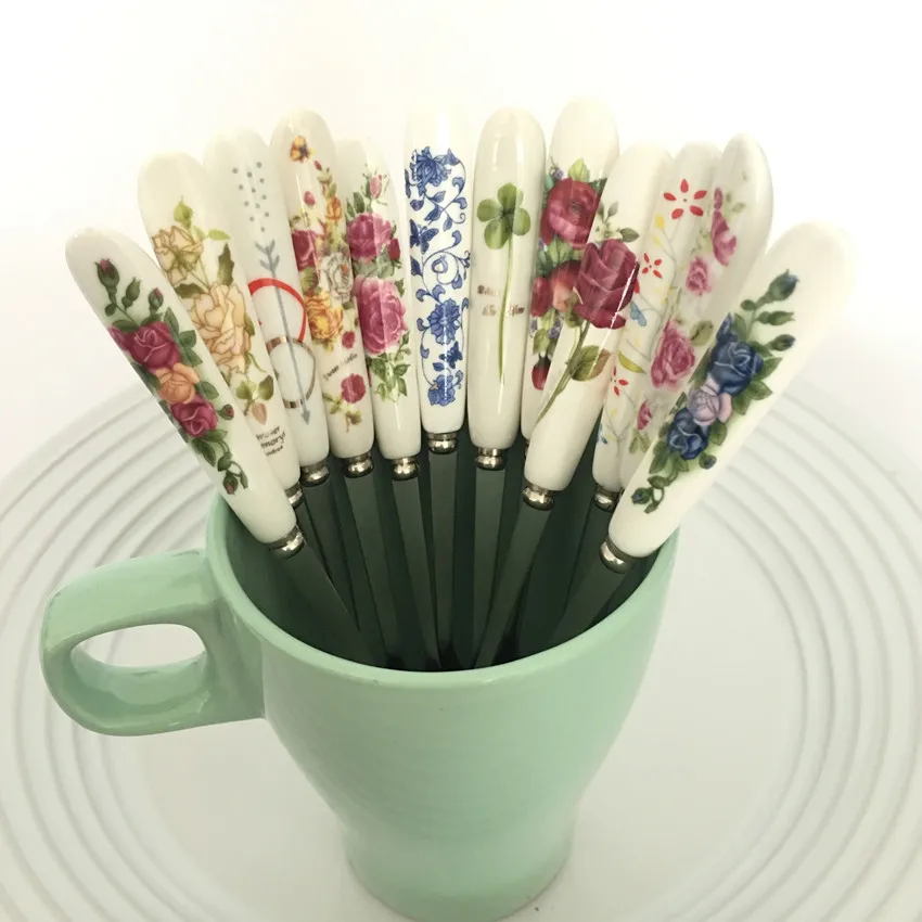 

HOT 1pc Kitchen tool Fashion Stainless Steel Fork /156mm Bone China fruit fork /cake dessert fork tableware Party Gift