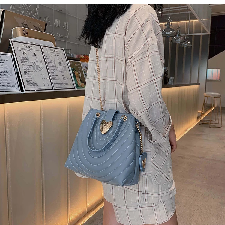 Luxury brand Female Large Tote bag Fashion New High Quality PU Leather Women's Designer Handbag Lock Shoulder Messenger Bag