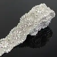 1 Yard RhinestoneคริสตัลสีเงินA Ppliqueภายนอกข้อมูลรถจักรเย็บผ้าในAppliqueสำหรับจัดงานแต่งงานเจ้าสาวชุดเครื่องแต่งกายR2822