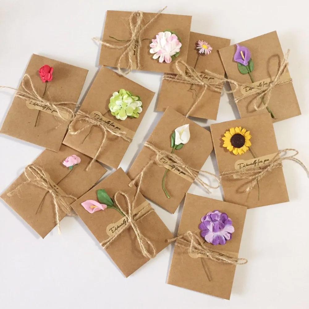 

10pcs DIY Kraft Paper Handmade Dry Flower Invitation Greeting Card with Envelope Christmas Wedding favors ( Random Pattern )