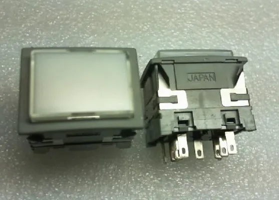 

5pcs/lot Japan XHM-4 button with light switch unlock no lock 250VAC 5A 125VAC 5A 9 pin button switch XHM-4