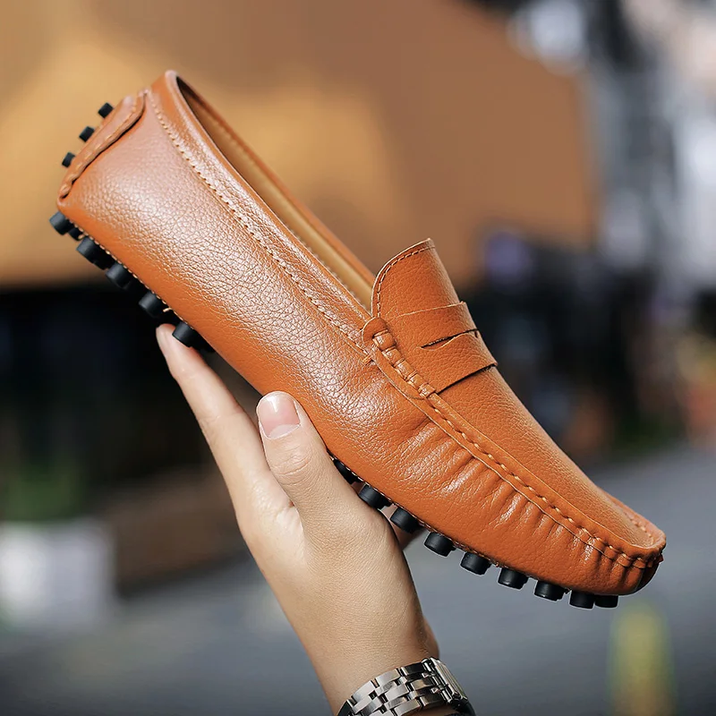 Мужская обувь из натуральной кожи роскошные брендовые итальянские повседневные мужские лоферы, Мокасины, дышащие водонепроницаемые Мокасины без шнуровки черные, большие размеры 39-50 - Цвет: Коричневый