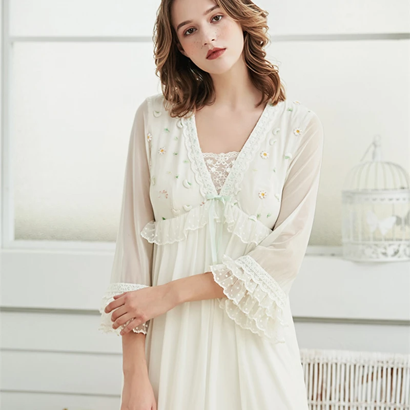 

Long Nightown Lace Embroidered Woman Homewear Gowns Gentlewoman Ladies Elegant Sleepwear Dress Nightgown Unique Design