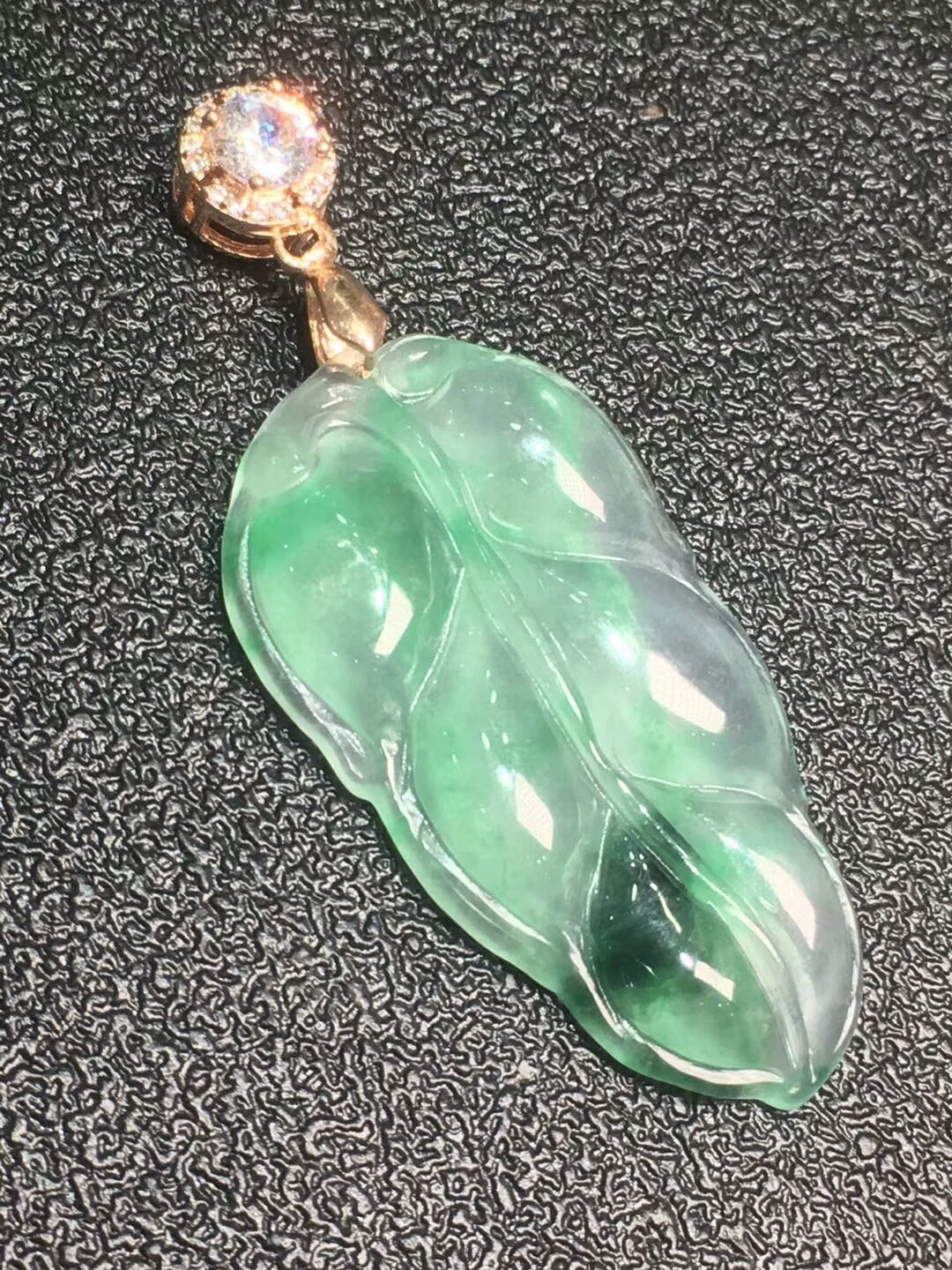 

Only One ! Natural Ice Chalcedony Leaf Amulet Pendant Necklace Sweater Chain Jadeite JADE Wholesale