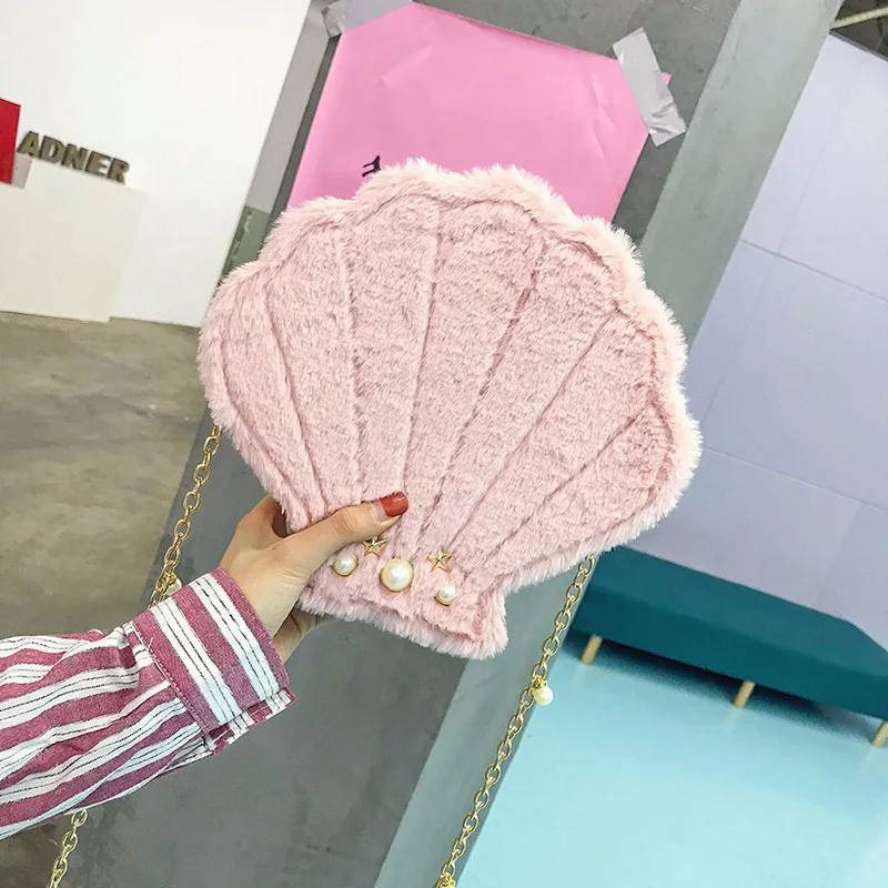 

Fashion Shell Shape Faux Fur Pearl Chain Ladies Shoulder Bag Casual purse Handbag Women's Crossbody mini Messenger Bag 2019
