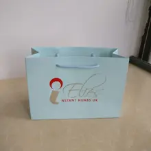 1000 шт/партия дешевая цена роскошный известный бренд подарок на заказ серебро/Золотая фольга бумажная сумка для покупок с вашим собственным логотипом