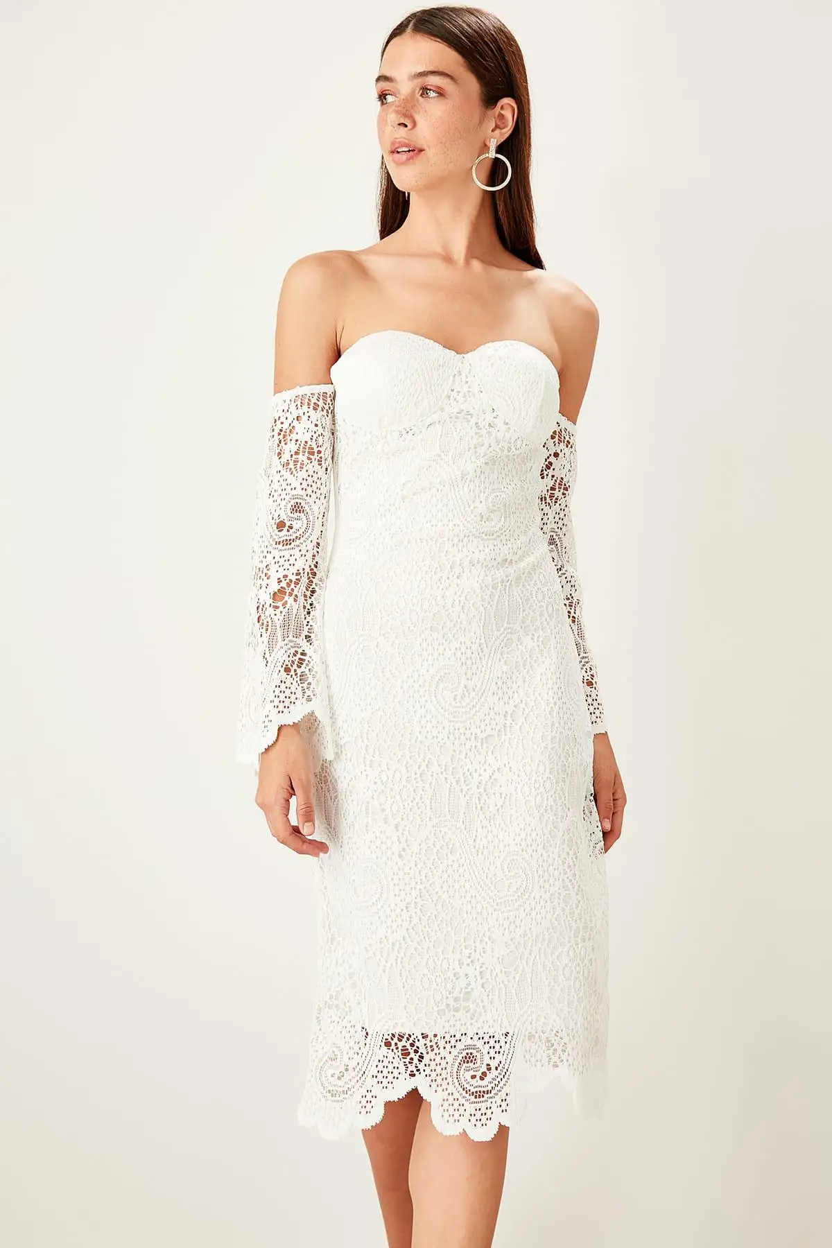 

Trendyol Ecru Lace Detail TPRSS19EL0268