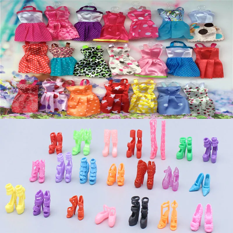 

30pcs/set Mixed Handmade Party 10 Dresses Fashion Random Style Clothes+20 Pair Accessories Shoes for Barbie Doll Dress Up Gift