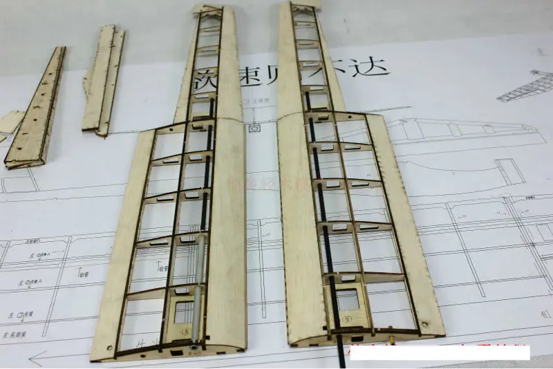 balsa-rc-glider-kit-guppy-5