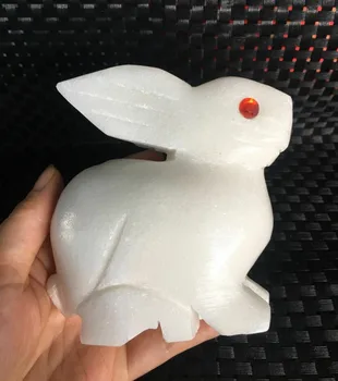 

China Lantian hand-carved jade to Tianzhu beast family office decorations