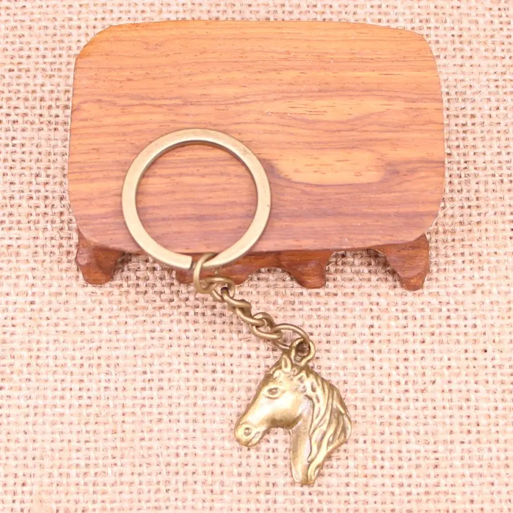 

20pcs New Fashion Keychain 28x22mm steed horse head Pendants DIY Men Jewelry Car Key Chain Ring Holder Souvenir For Gift