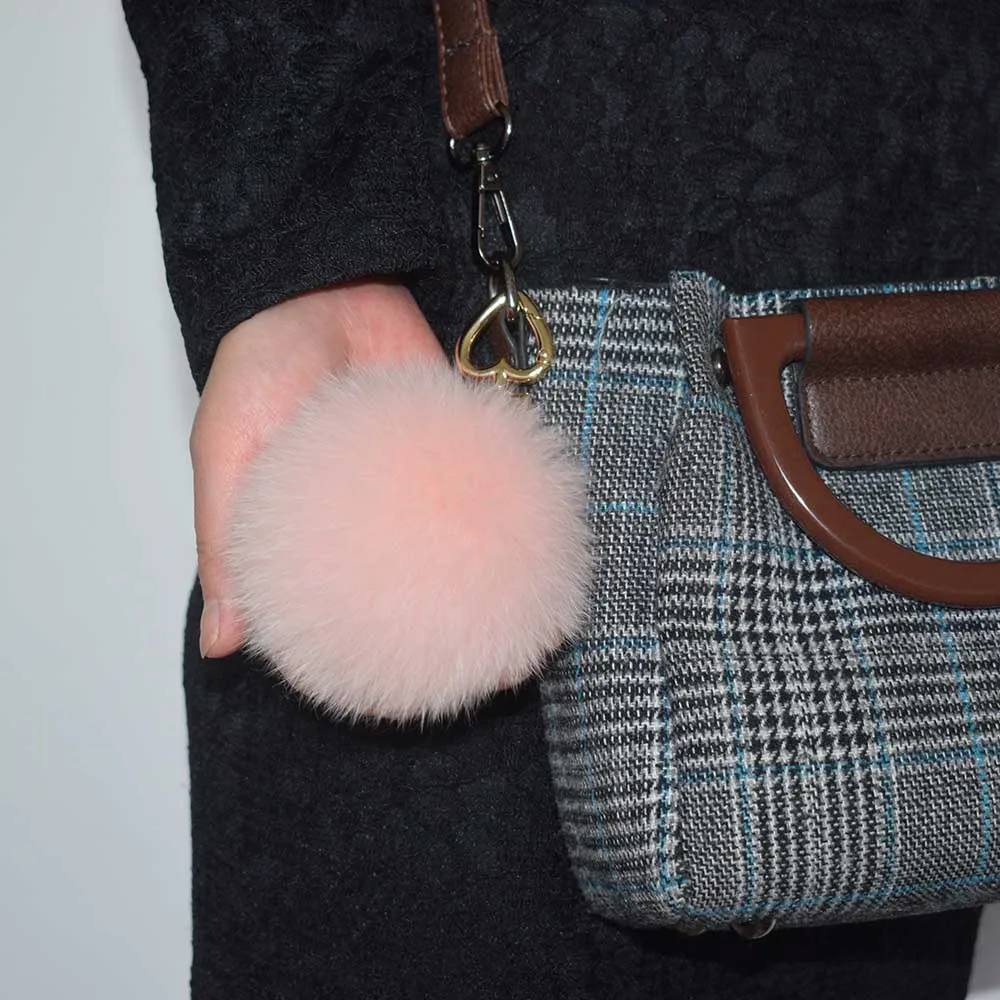 fox fur pompoms (4)