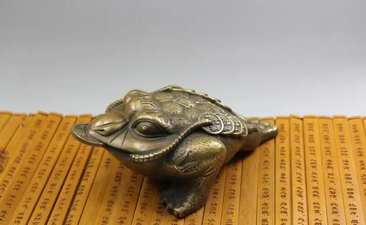 

Size M Pure copper Chinese Golden Frog Feng Shui Toad Money LUCKY Fortune Wealth Coin Home Office Decor Table Ornament Lucky SM4
