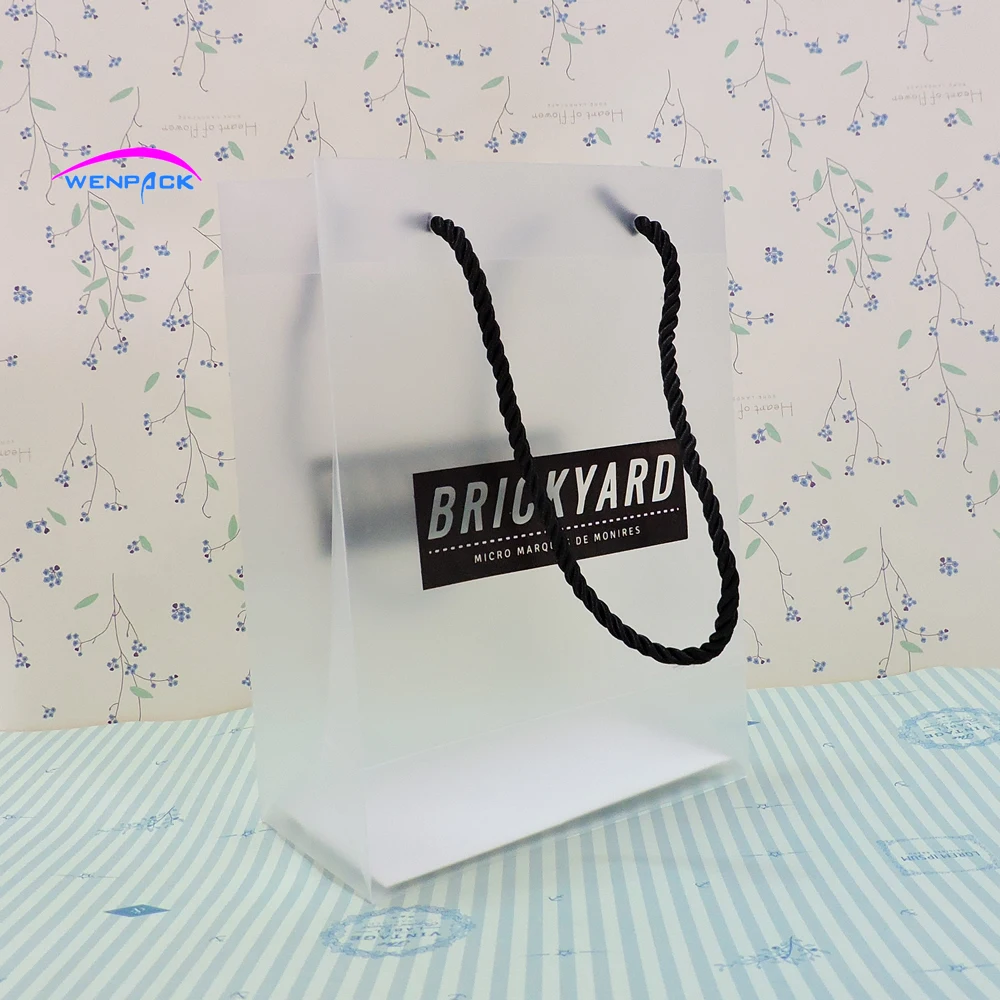 

custom printing logo shopping handle frosted pp gift bag and plastic packaging pvc bag