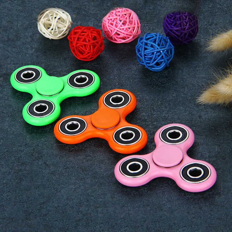 

Do Dower Hand Fidget Spinner Triangle Plastic Clover Hand Spinner Fidget Toy for fidgety hands stain steel bearing
