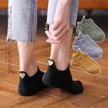 

2019 Fashion Woman Socks Love Heart Embroidery Cotton Short Ankle Socks Girls Cute Spring Summer Casual Short Socks