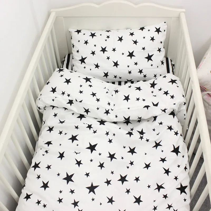 

3pcs baby bedding set black star and stripe design 100% cotton kids bedding set customized for newborn girls and boys